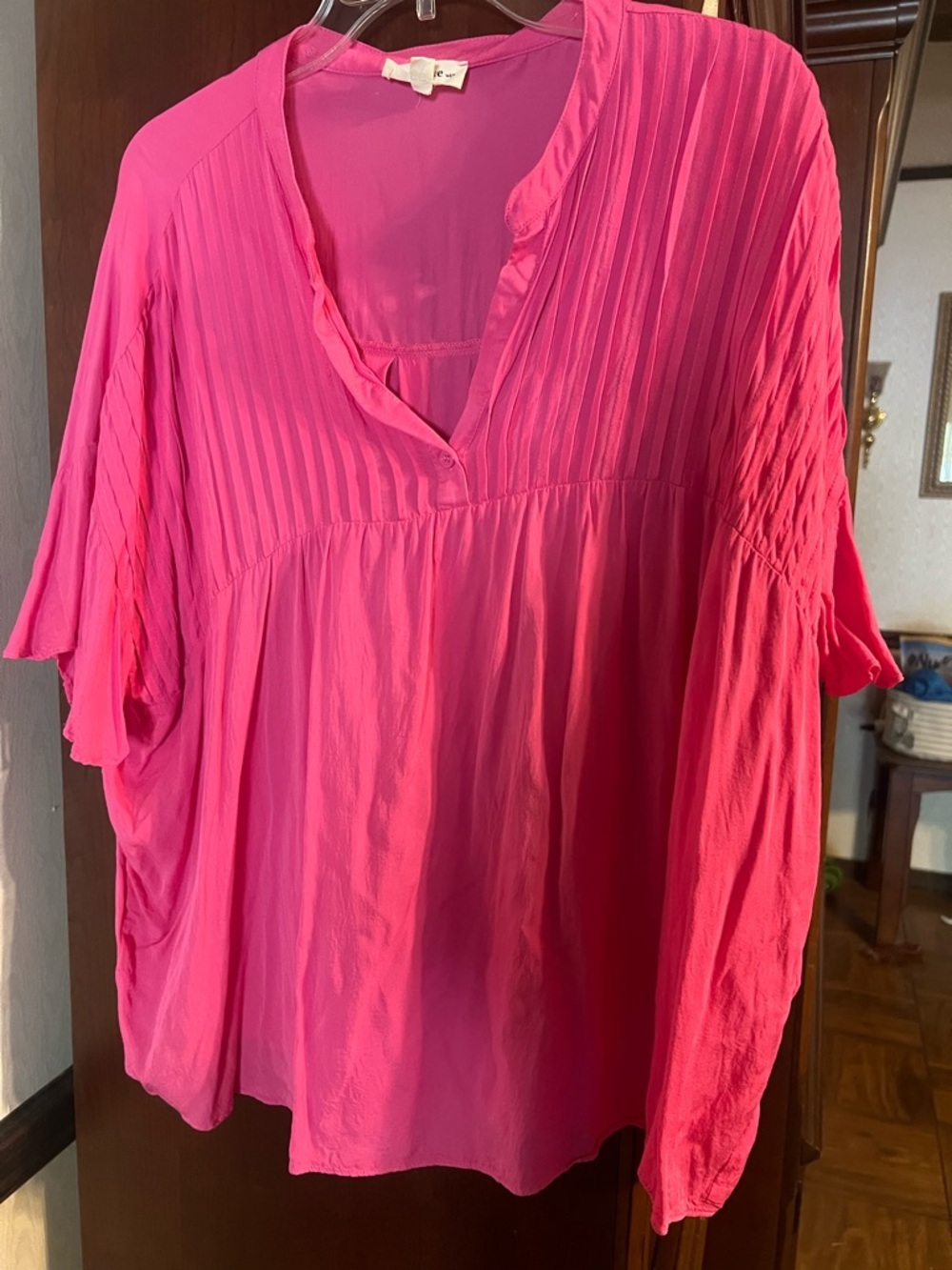 eesome Bright Pink Pleated V-Neck Tunic Top